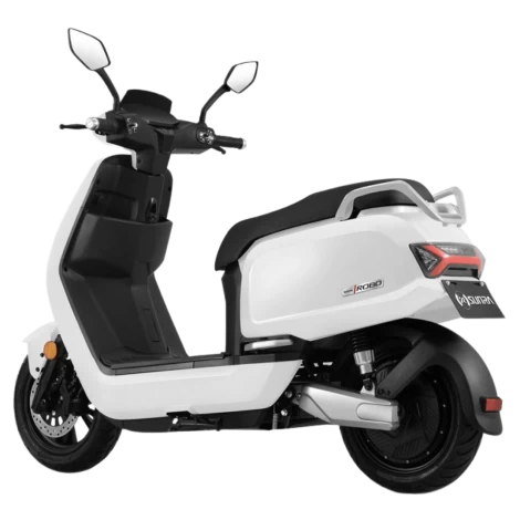 Ηλεκτρικό scooter Robo S Maxi 3000W της EMW σε μαύρο χρώμα. Πίσω όψη.
