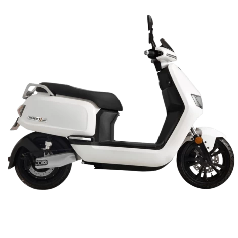 Ηλεκτρικό scooter Robo S Maxi 3000W της EMW σε μαύρο χρώμα. Πίσω όψη.