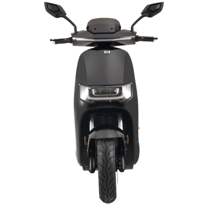 Ηλεκτρικό scooter Robo S Maxi 3000W της EMW σε μαύρο χρώμα. Μετωπική όψη.