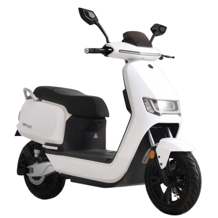 Ηλεκτρικό scooter Robo S Maxi 3000W της EMW σε μαύρο χρώμα. Πίσω όψη.