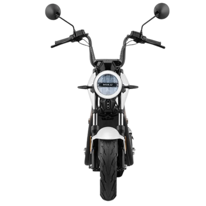 Miku Max Ηλεκτρικό Scooter σε λευκό χρώμα. Εμπρόσθια όψη.